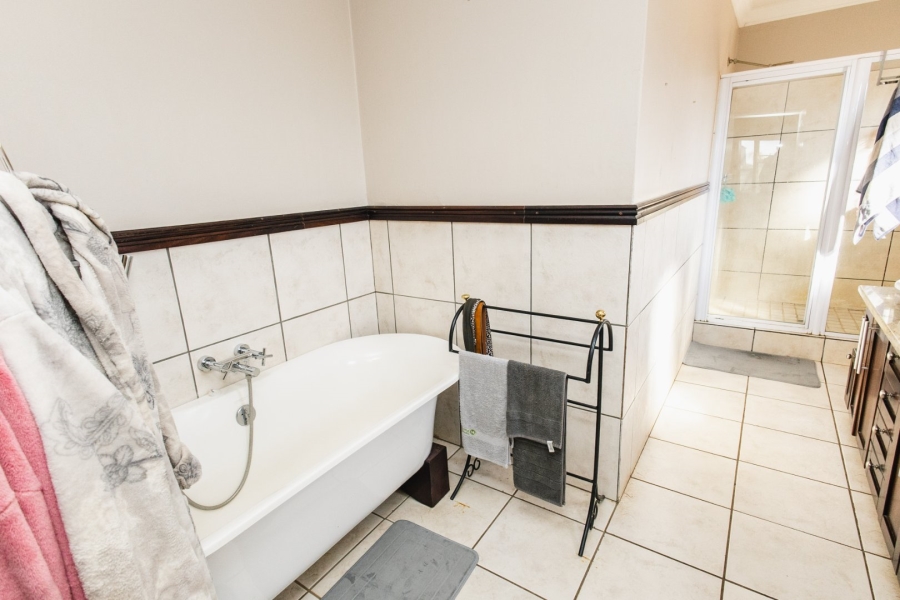 4 Bedroom Property for Sale in Groenvlei Sh Free State
